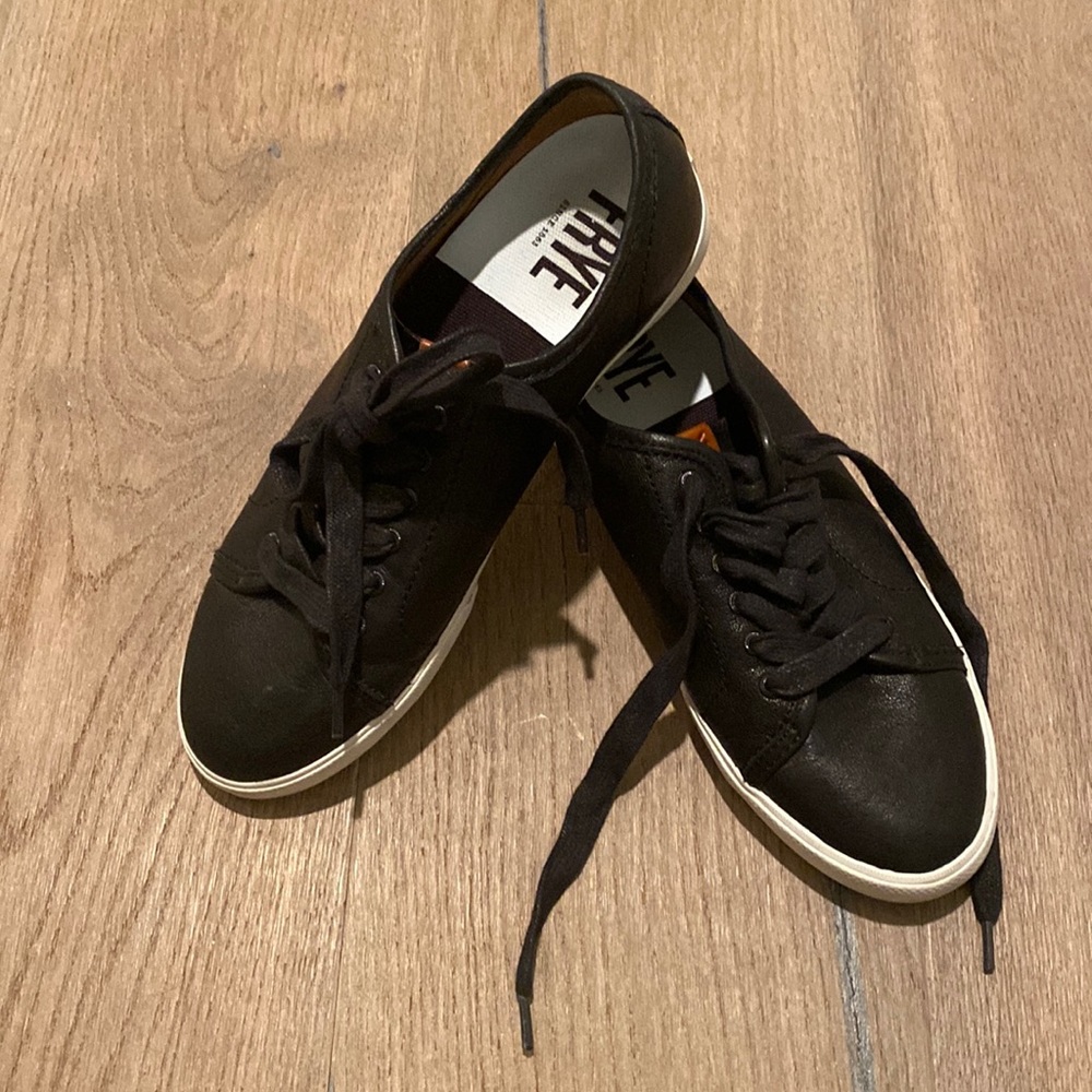 Black leather Frye shoes, size 7.5 excellent condition